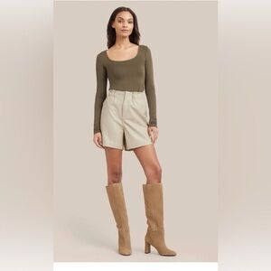 Modern Citizen Women's Tan Flat Front Shorts